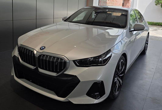 BMW i5 eDrive40 2025
