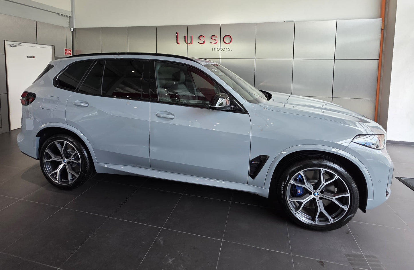 BMW X5 M60I XDRIVE 2025