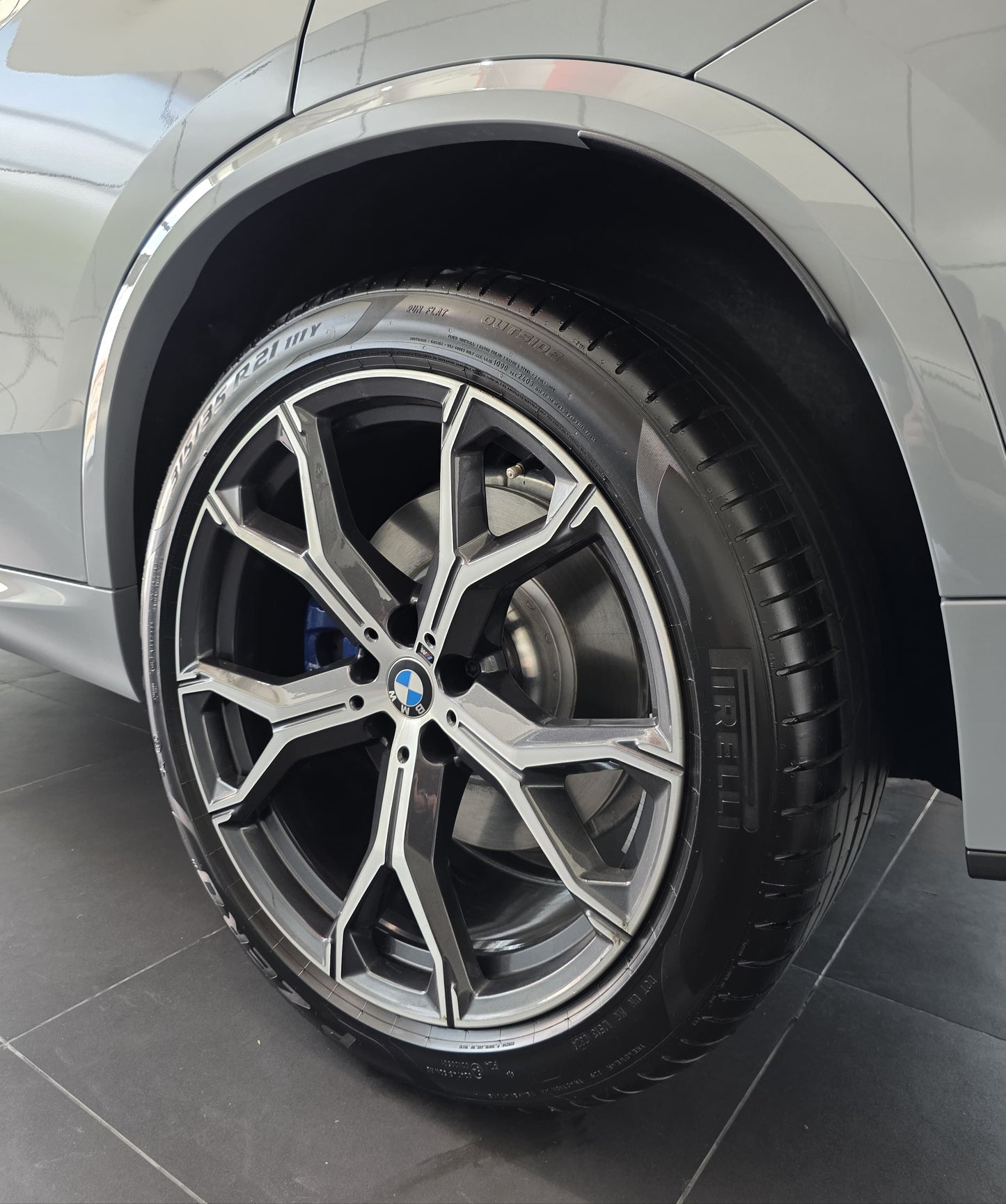 BMW X5 M60I XDRIVE 2025