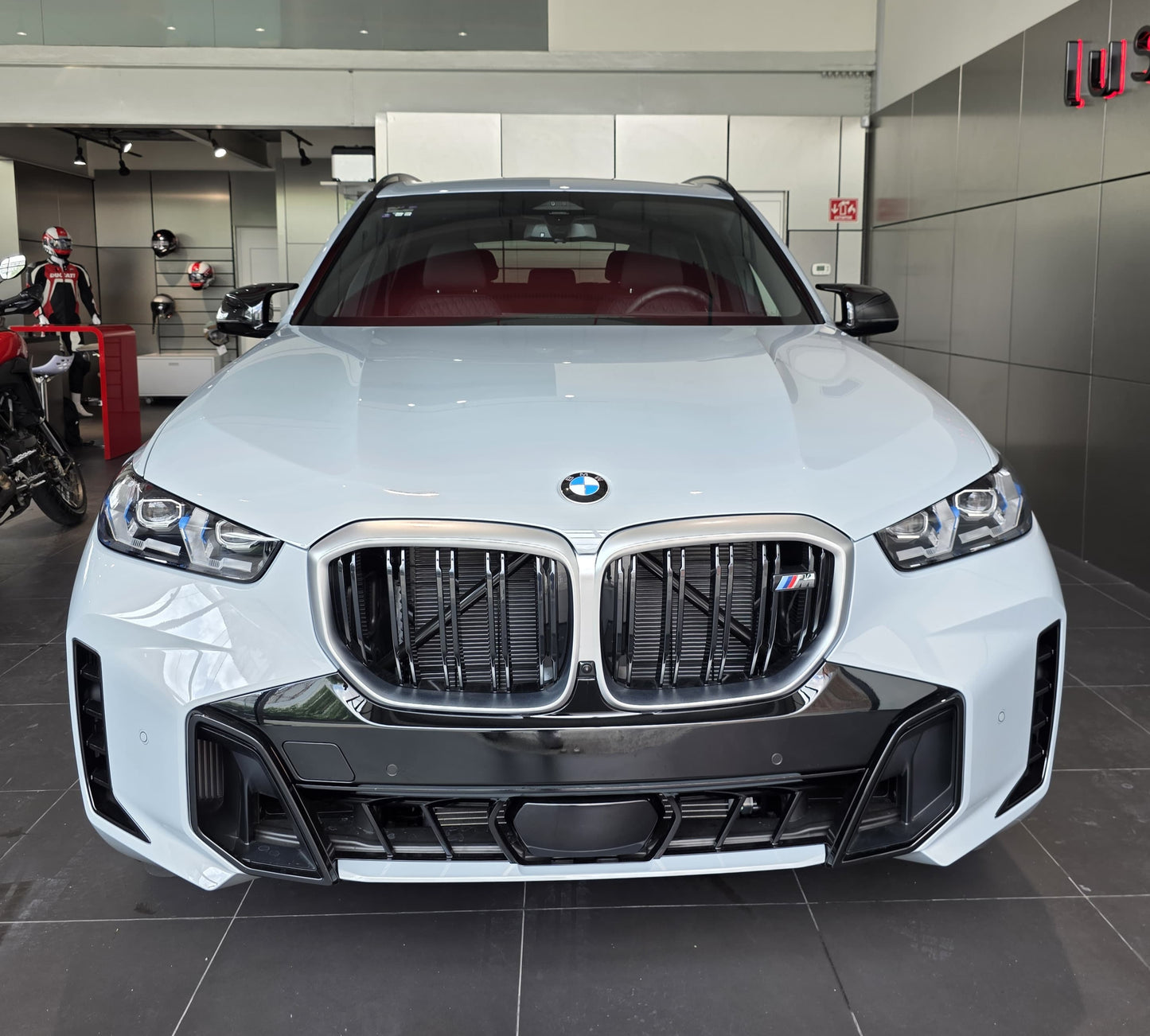 BMW X5 M60I XDRIVE 2025
