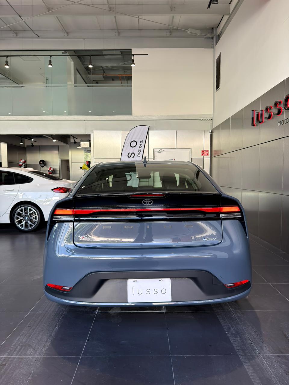 Toyota Prius Híbrido 2024