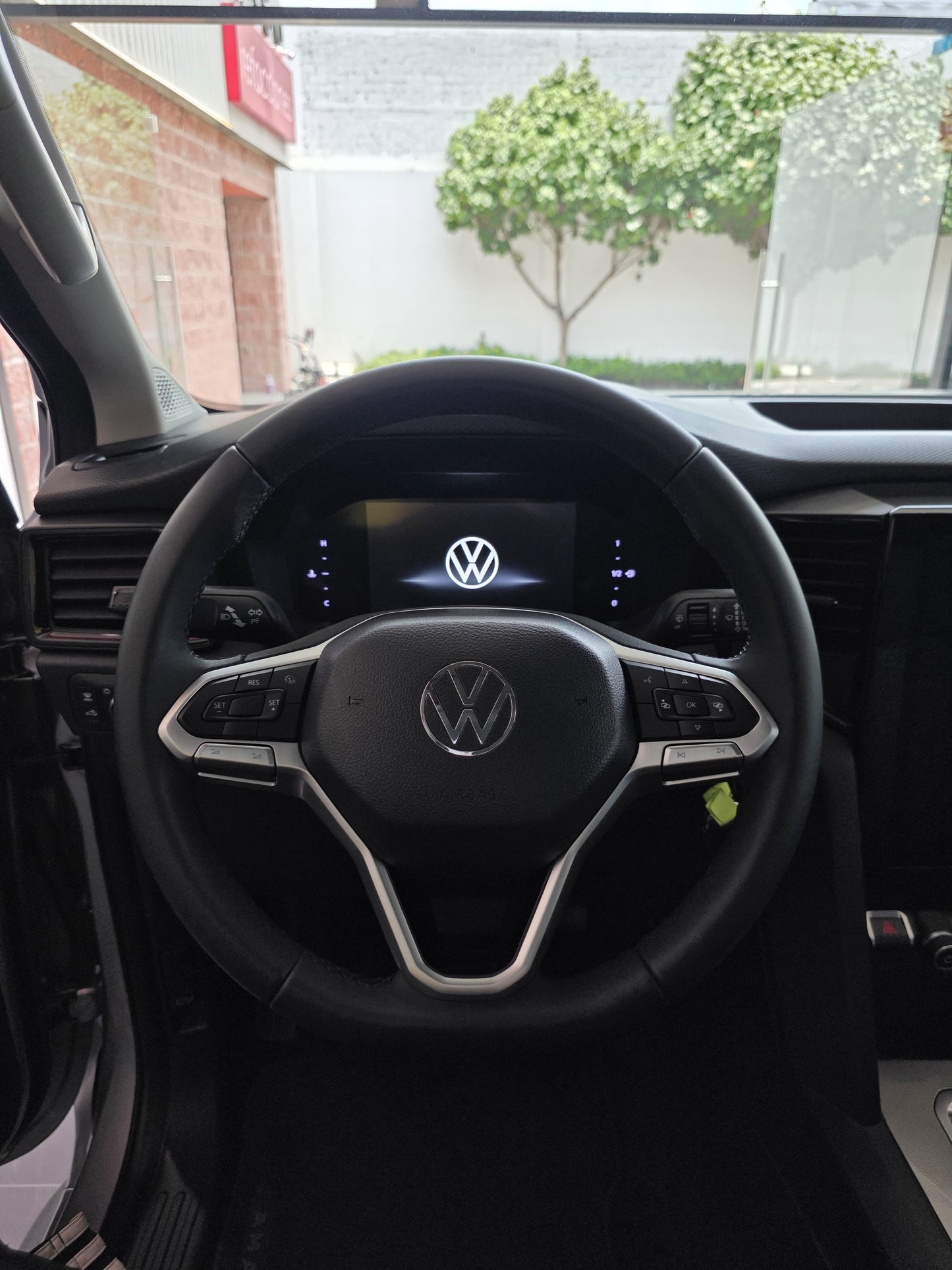 AMAROK LIFE 2024