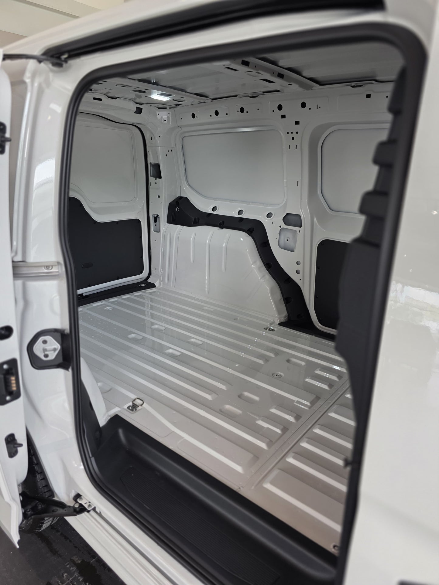 VW CADDY MAXI CARGO VAN 2024