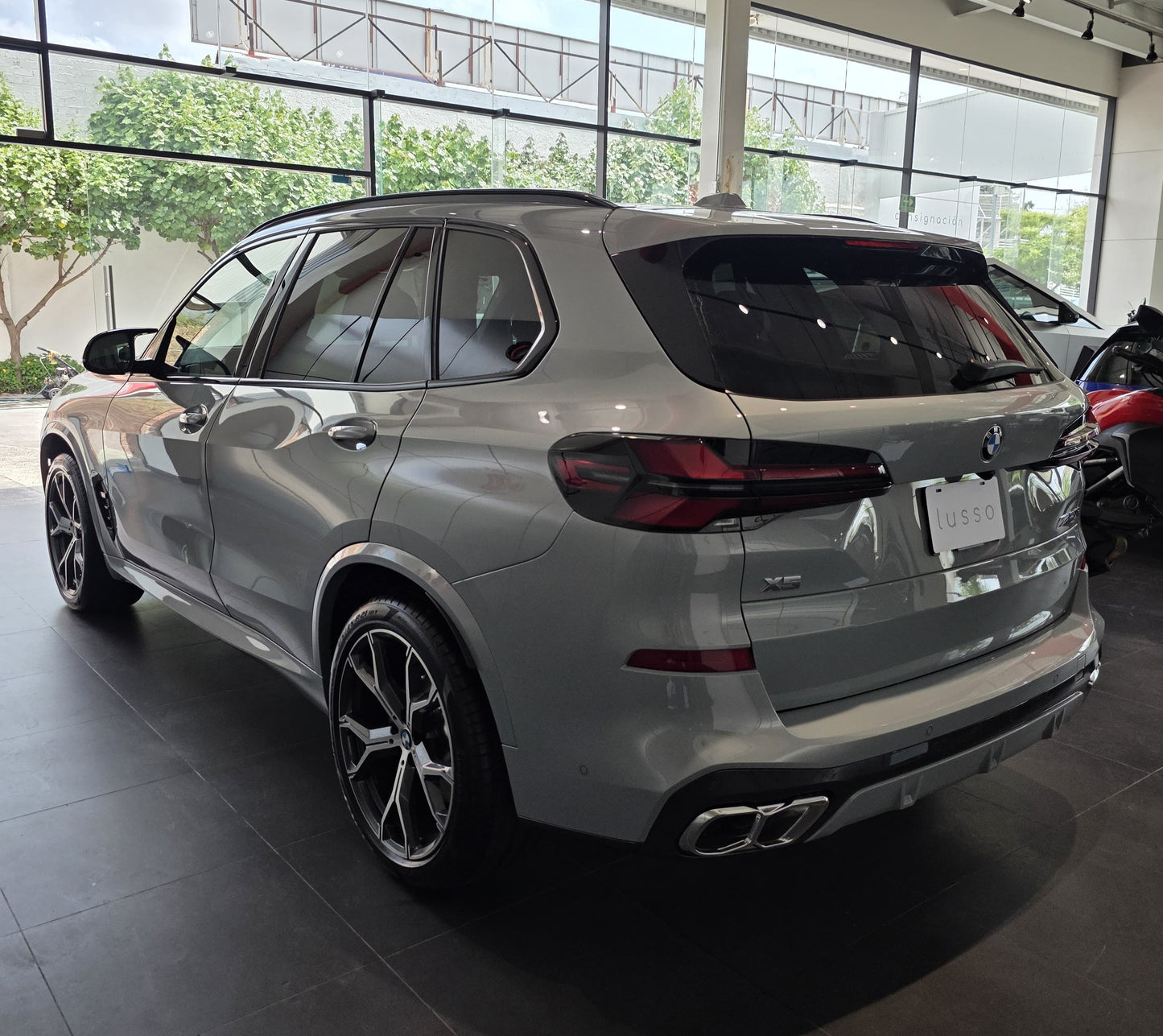 BMW X5 M60I XDRIVE 2025
