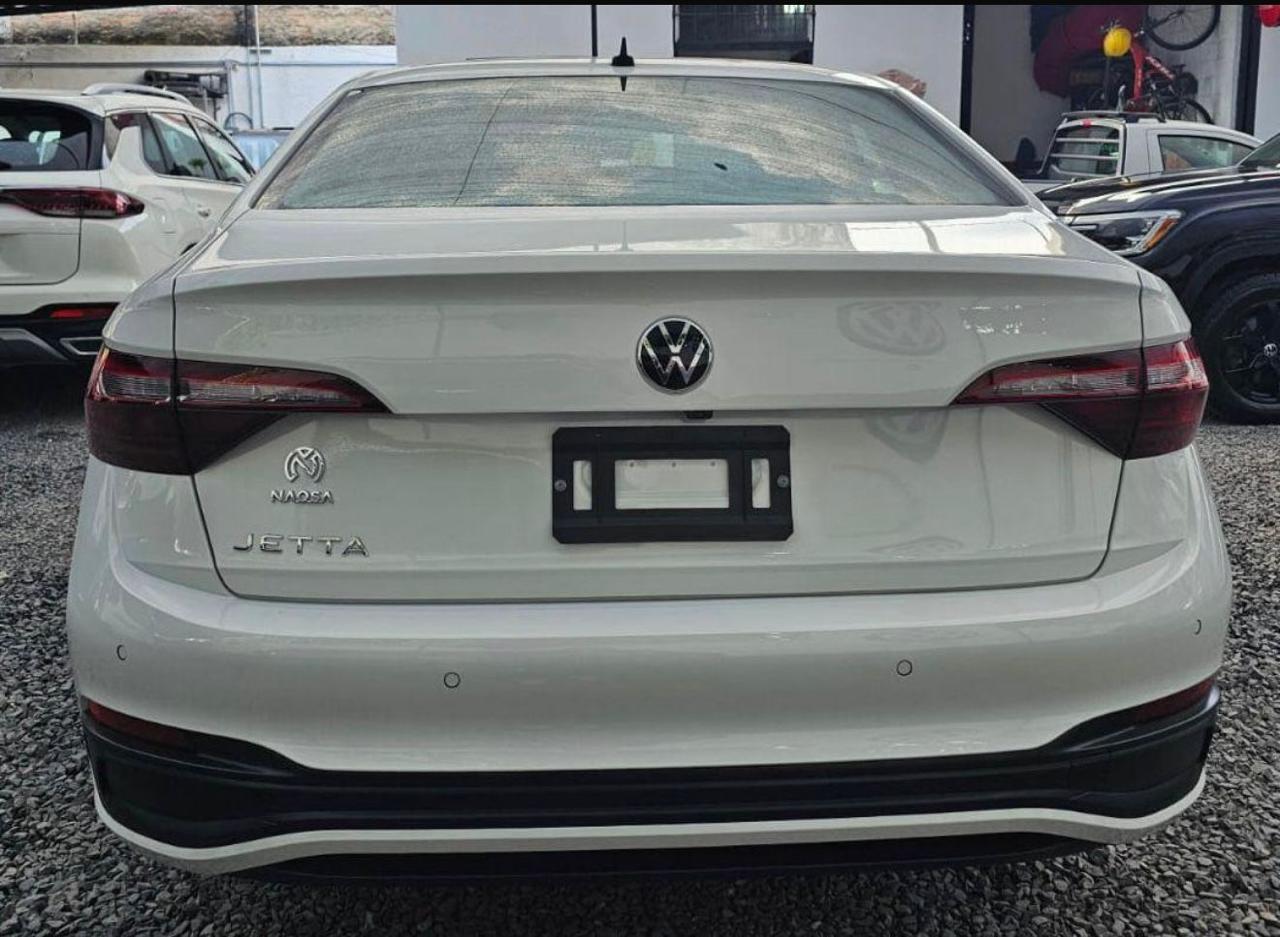 Volkswagen Jetta Comfortline 2024