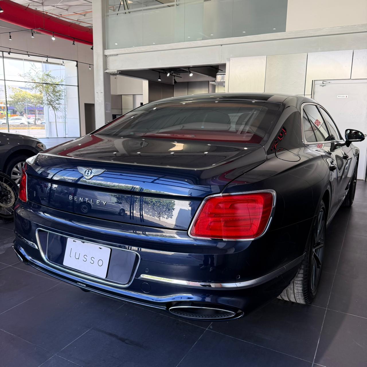 Bentley Flying Spur Azure 2021
